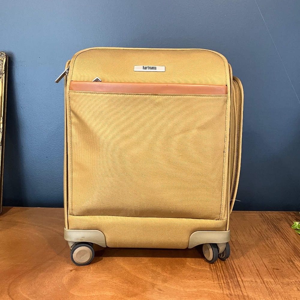 Hartmann Metropolitan 2 Spinner Carry-On Luggage